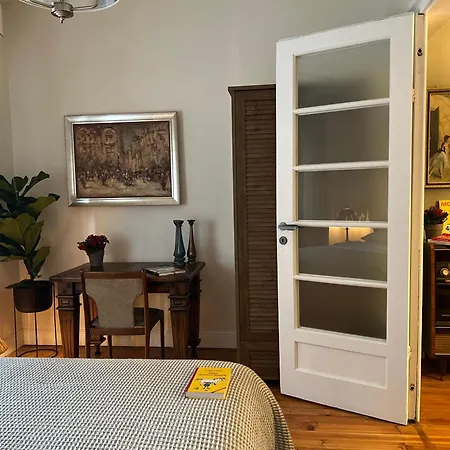 Laurel & Hardy - Old Center Apartment
